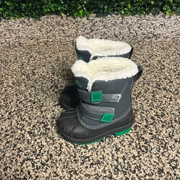 TODDLER WINTER CAT & JACK SNOWBOOTS - Picture 5 of 6